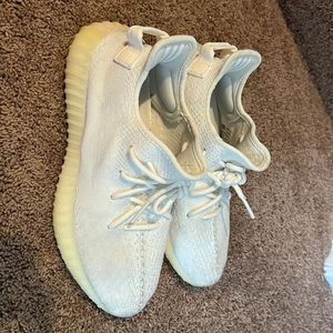 Yeezy Boost 350 ultra white